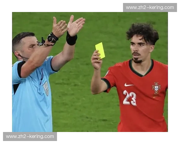 维蒂尼亚第9分钟飞踹逃过红牌 国家德比裁判尺度遭马赛炮轰